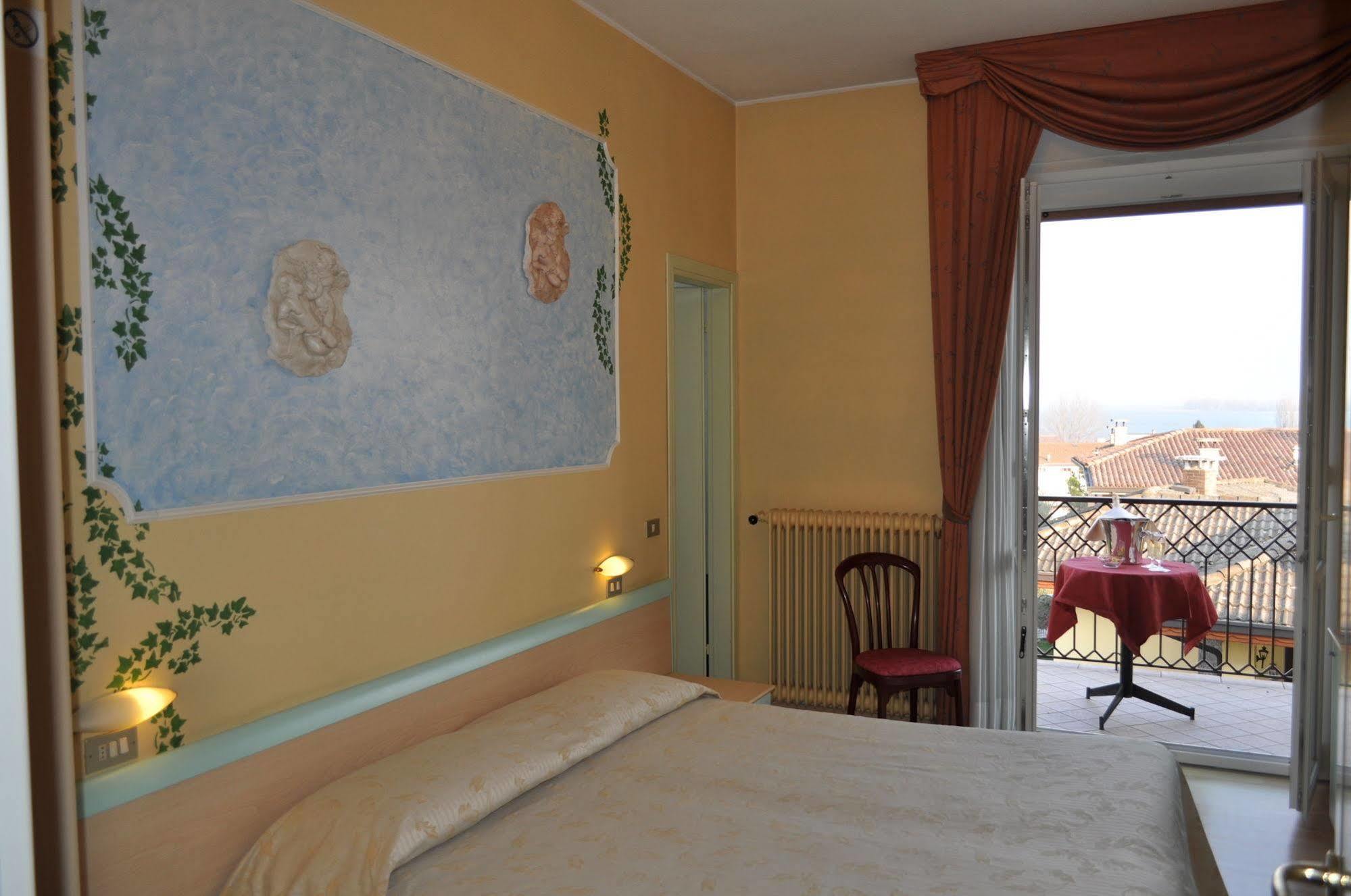 Hotel Alsazia Sirmione Exterior foto