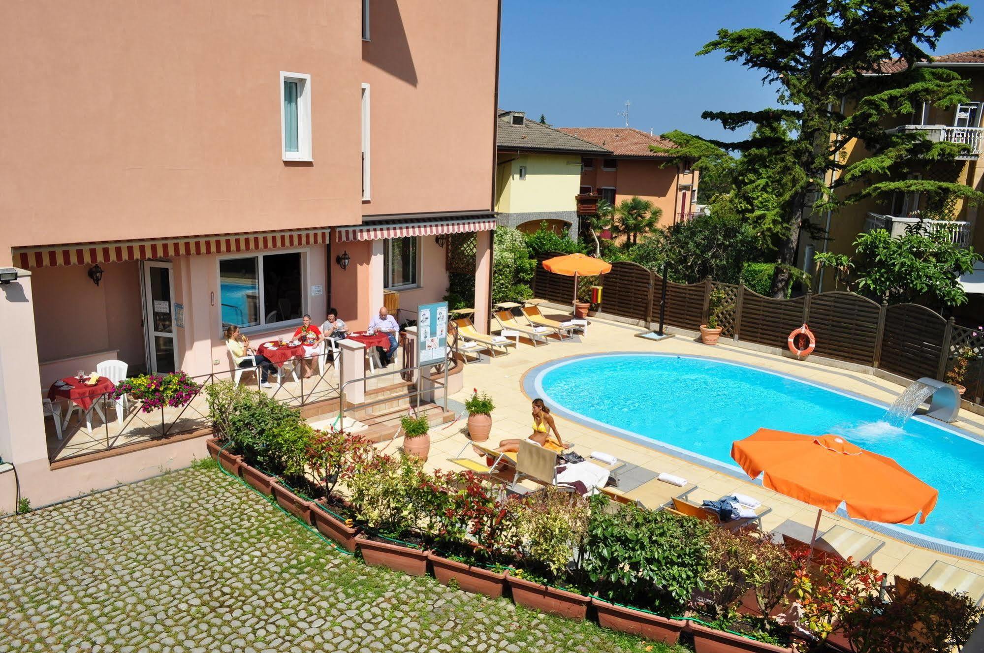 Hotel Alsazia Sirmione Exterior foto