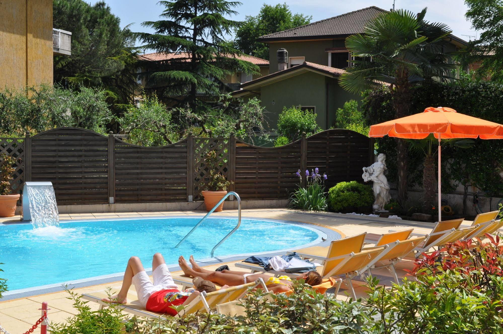Hotel Alsazia Sirmione Exterior foto